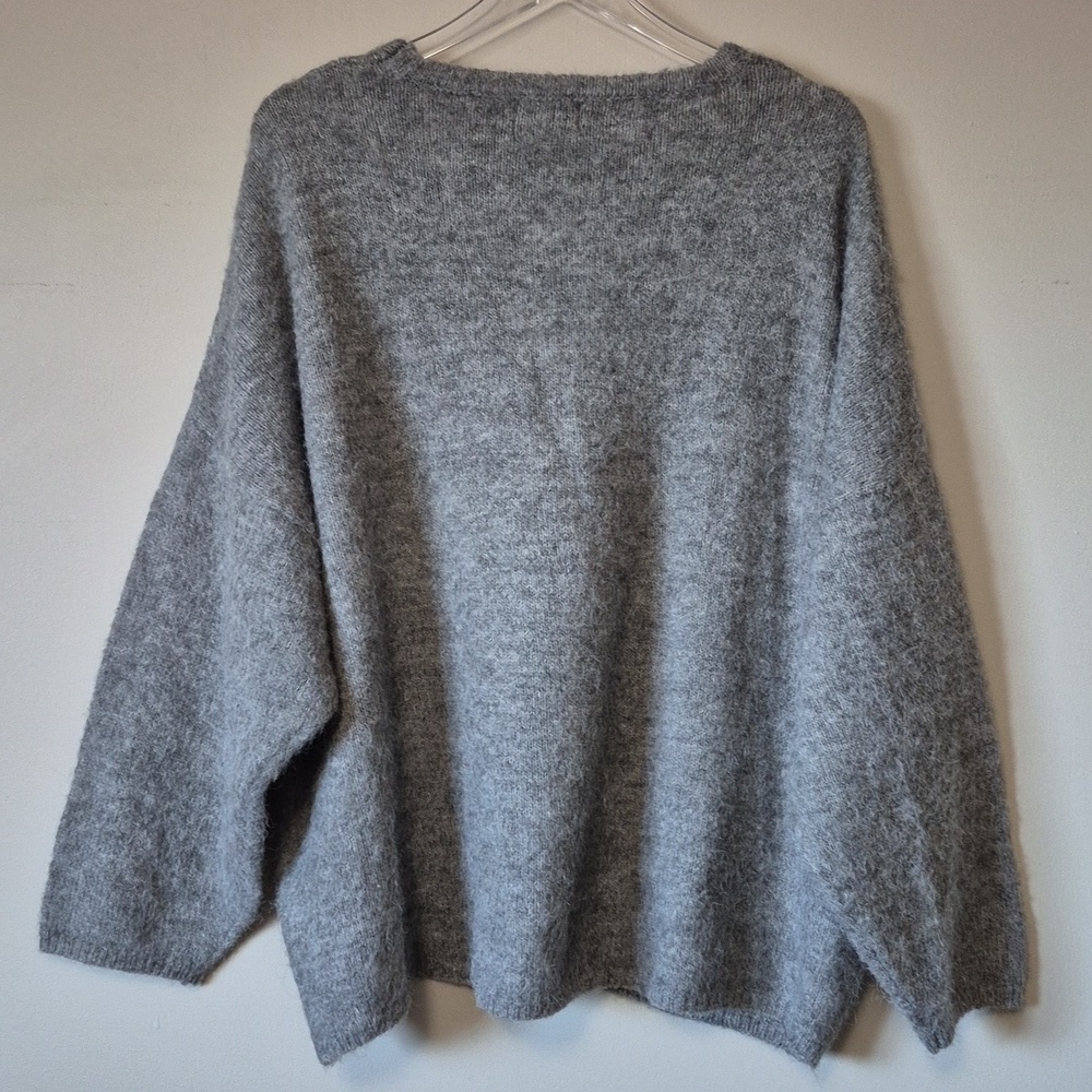 Pieces Women's Cozy Wool Blend Gray Oversized Slouchy V-Neck Sweater, Size XL - Picture 6 of 8